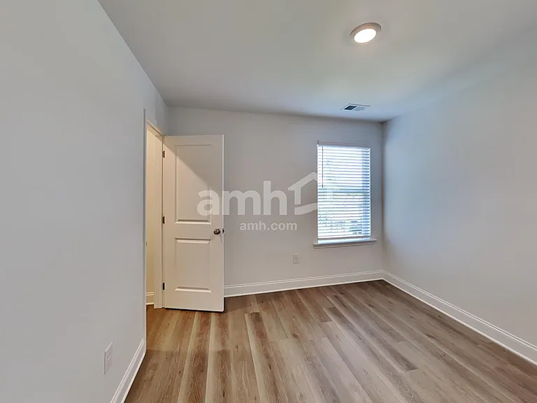 1048 Highland St — Photo 19