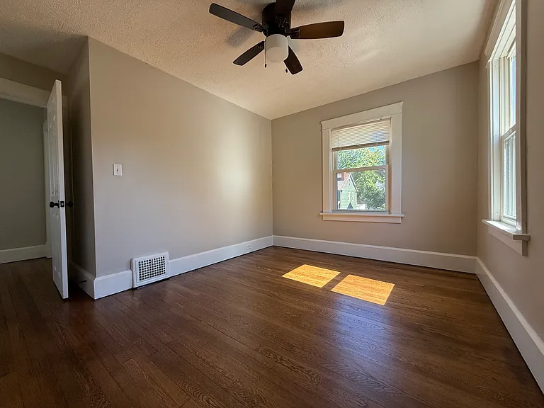 2050 Elmwood Ave — Photo 7