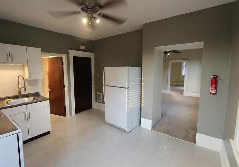 3721 California Ave #2 — Photo 1