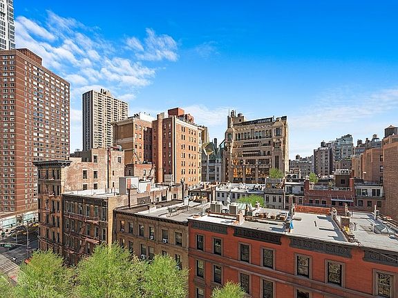4th image of 140 W 69th St APT 77B
