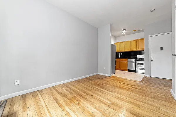 Rented by MNS | media 12