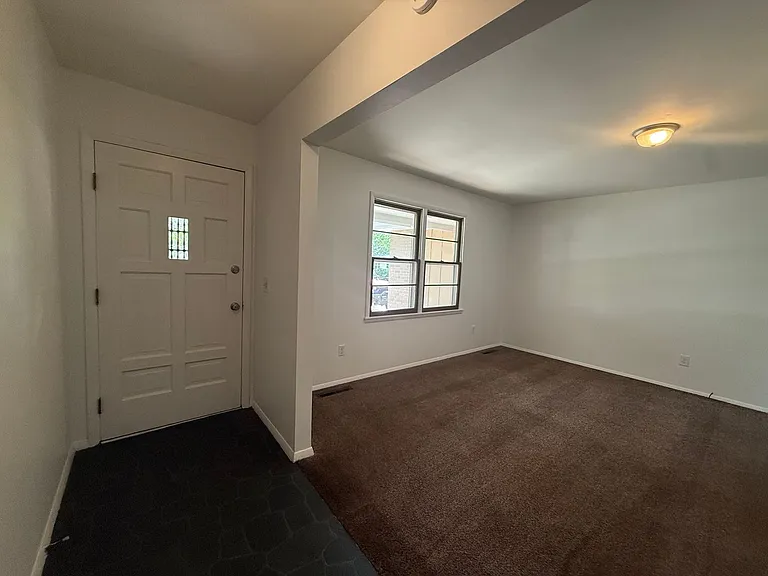 2561 S Ferguson Ave — Photo 2