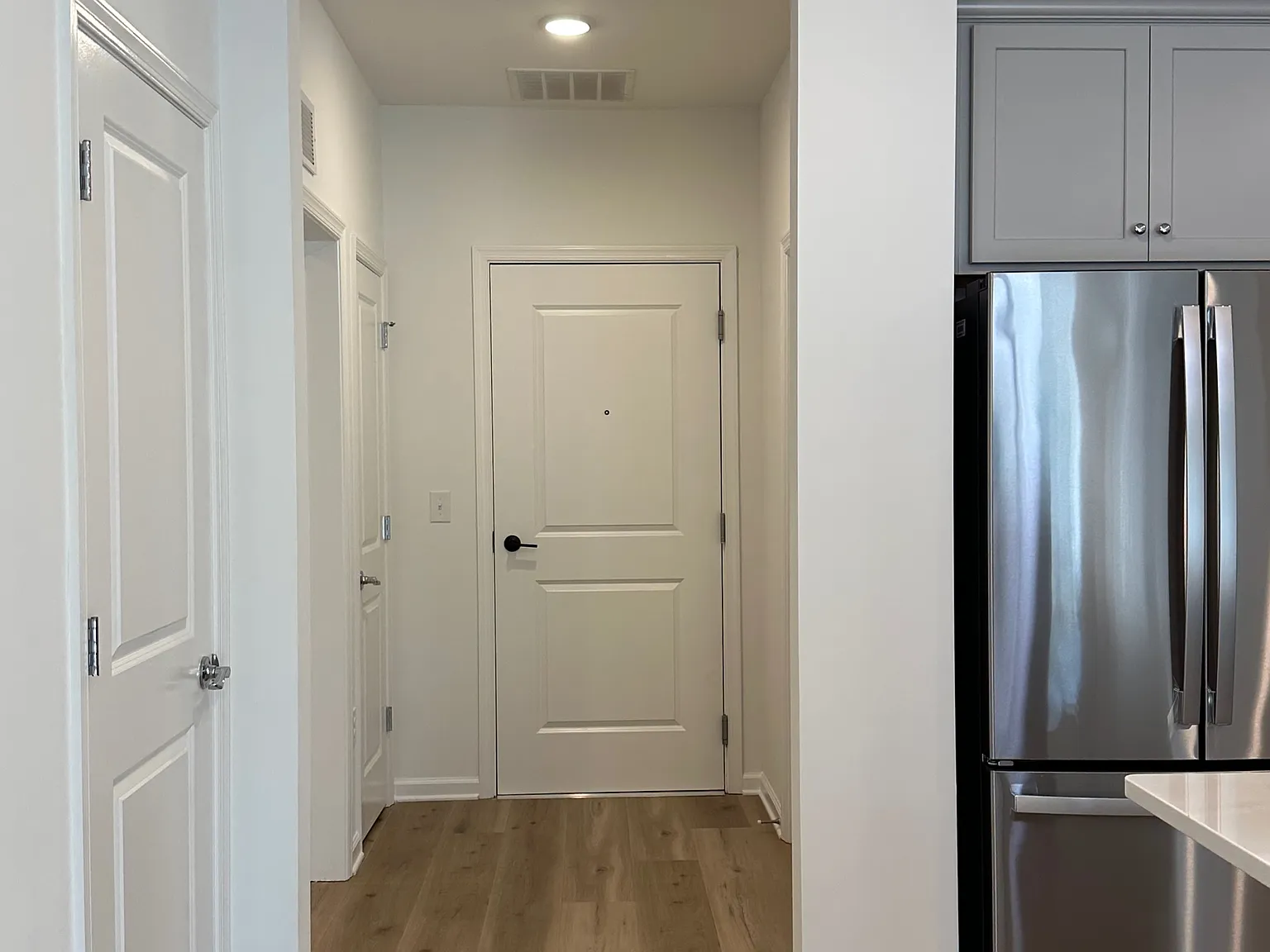 2 bed, 1112 sqft, $2,450 — Photo 3