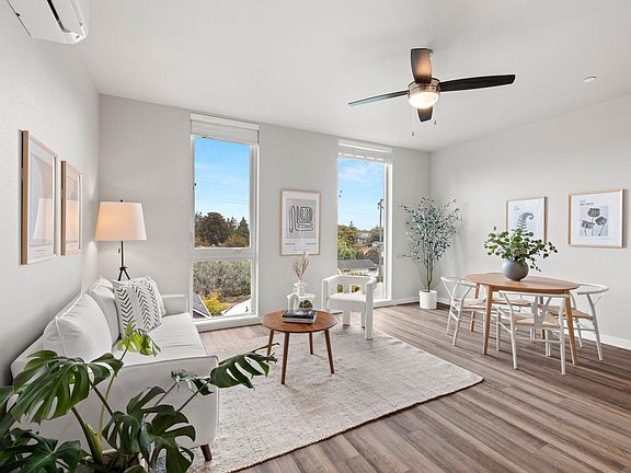 3rd image of 4064 N Mississippi Ave #403