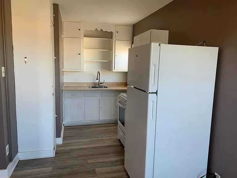 107 E Highland Blvd — Photo 5