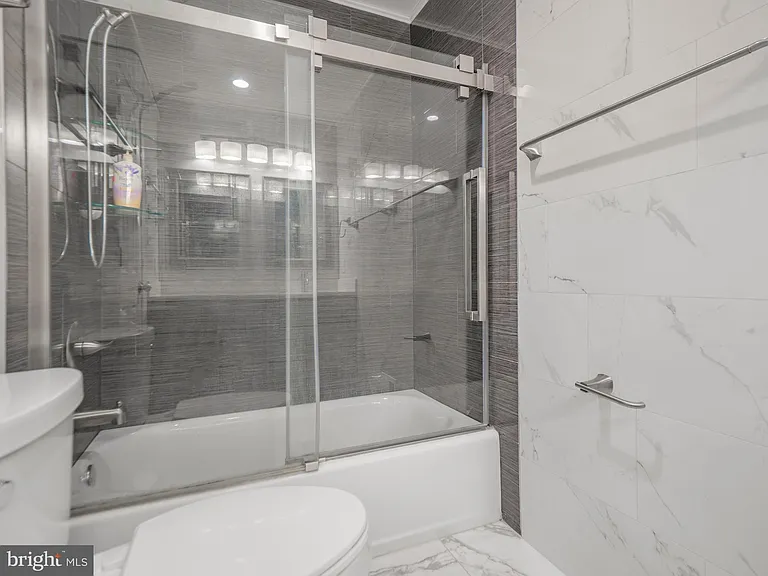 14204 Woodcrest Dr — Photo 21