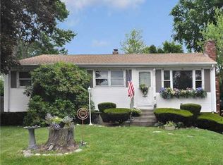 9 Oakhurst Ave, North Providence, RI 02911