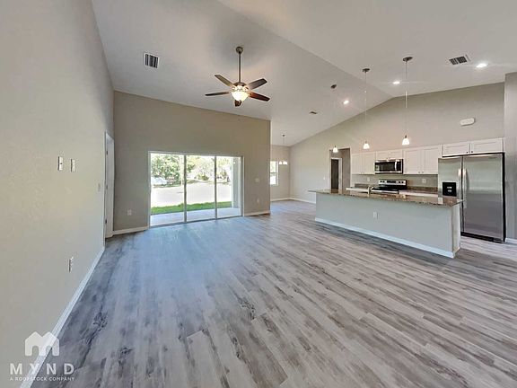 2nd image of 1862 Franklin Ln