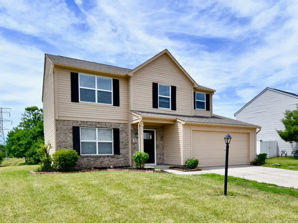 3301 Creekshore Dr, Indianapolis, IN 46268