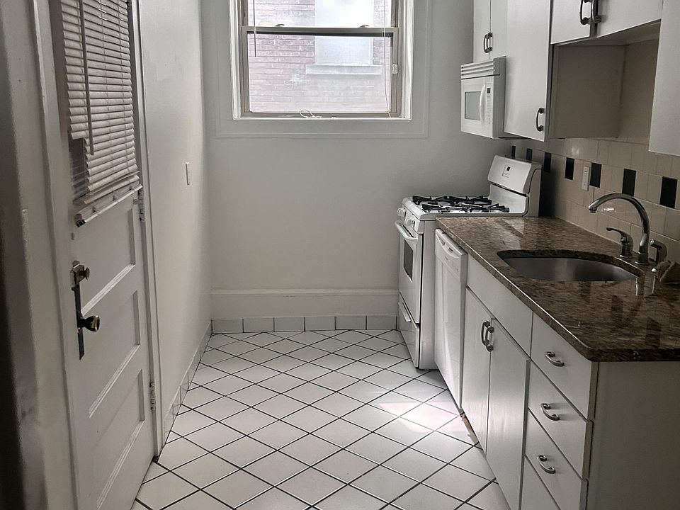 2nd image of 2423 Overlook Rd APT 10