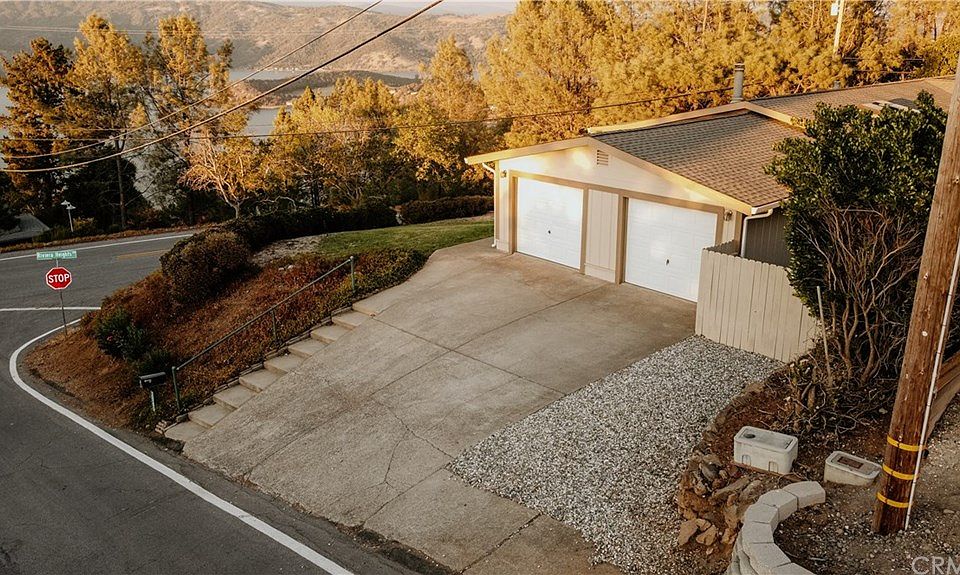 1st image of 2960 Skyline Dr