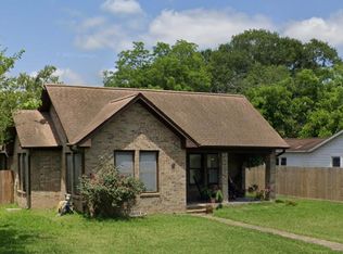 605 Hurst St, Angleton, TX 77515