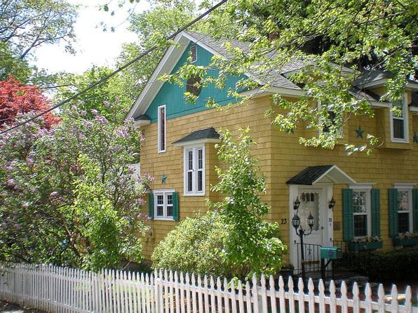 23 Saint John St