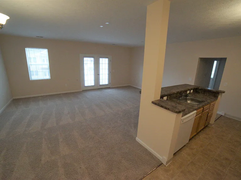 Aquamarine Apartments — Photo 136