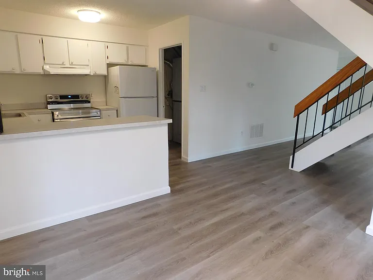 2130 Cartwright Pl — Photo 5