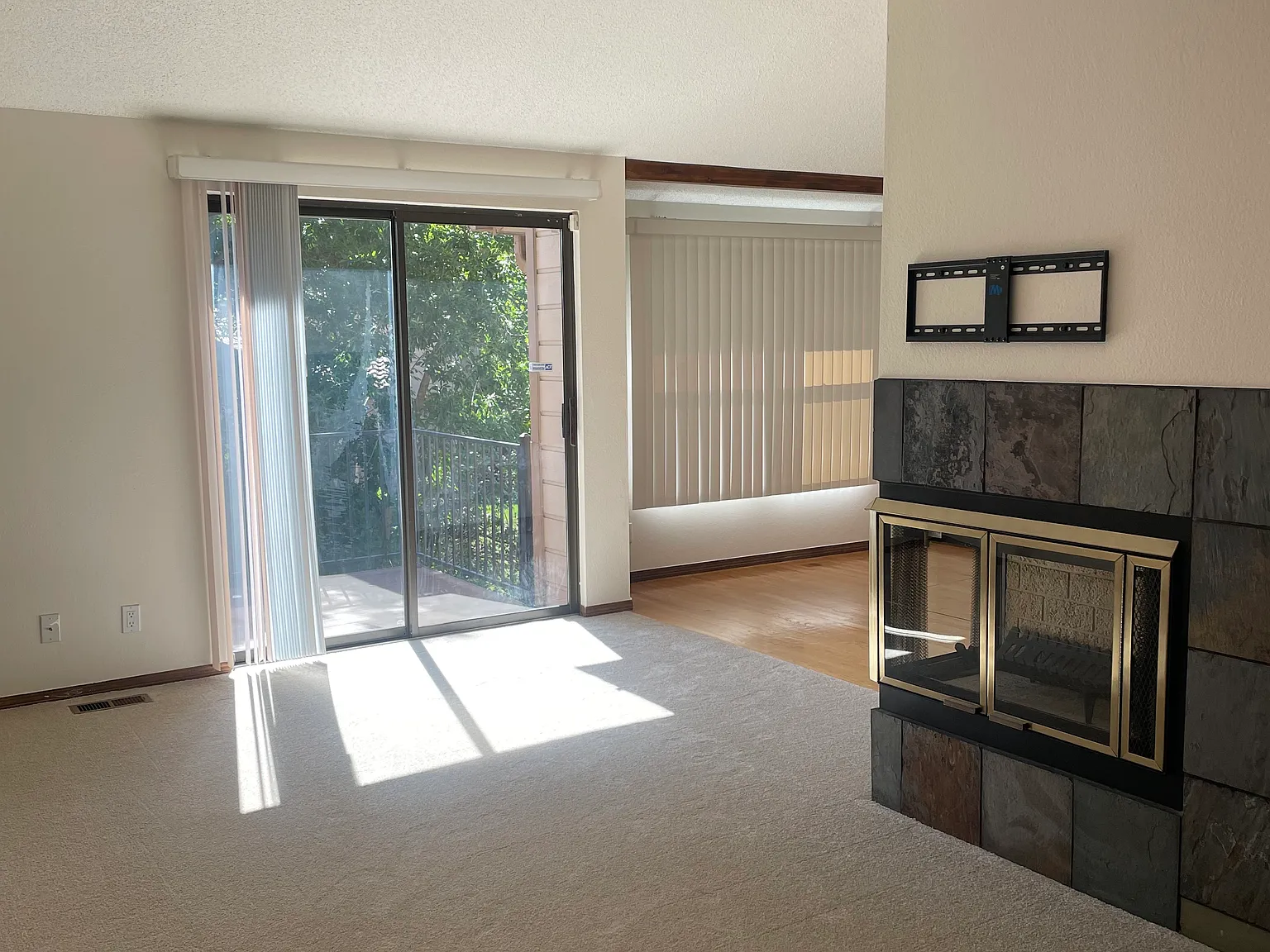 3 bed, 2184 sqft, $3,500 — Photo 2