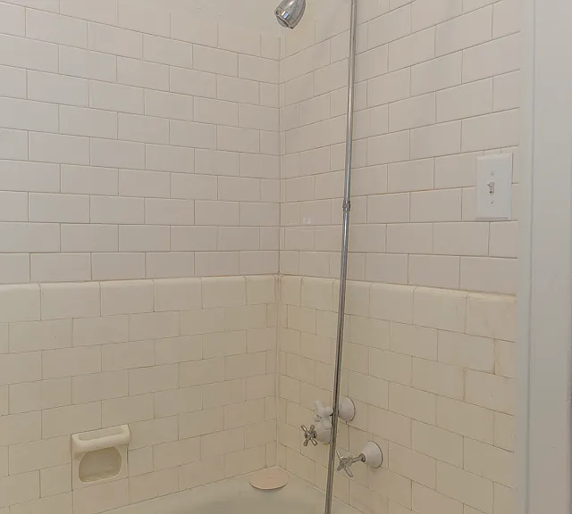 Corona Court Apartments — Photo 25