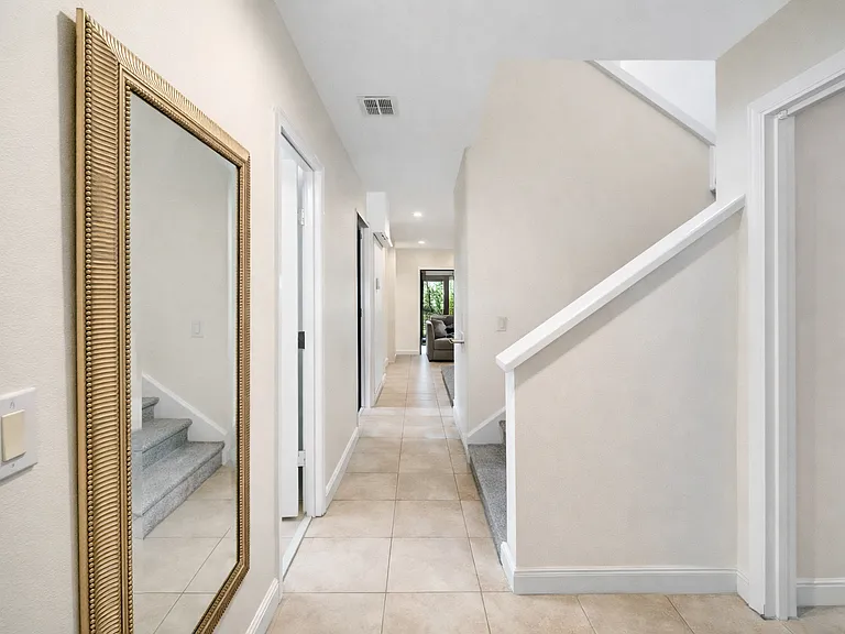 1659 SW Crossing Cir — Photo 10