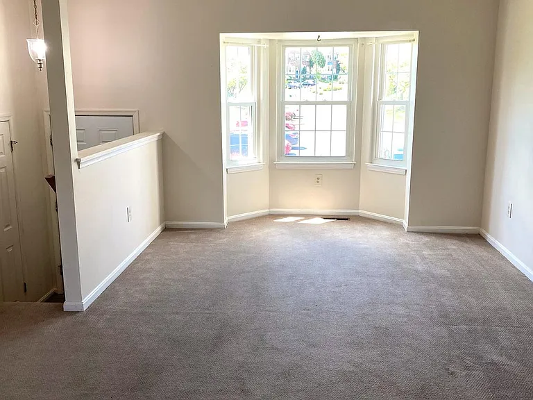 12339 Sandy Point Ct — Photo 2