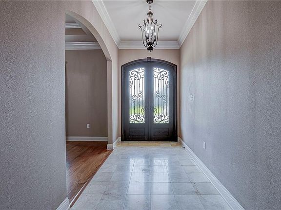 3rd image of 114 Riverwood Dr