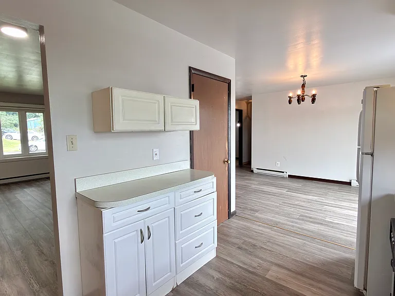 1015 E Hamilton St — Photo 18