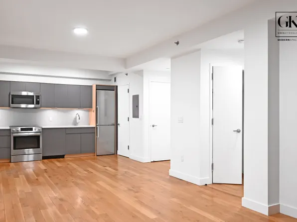 520 Parkside Avenue image 1 of 14