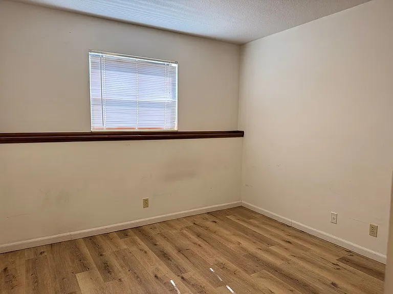 1214 Vattier St — Photo 14