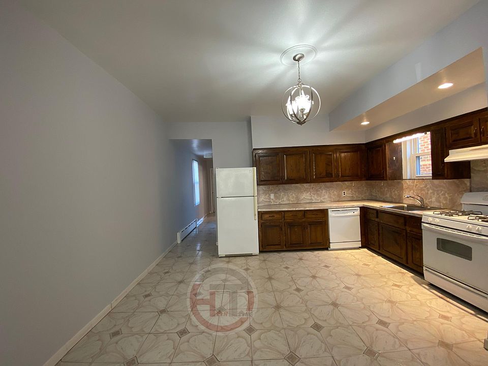 1st image of 3187 Ampere Ave Floor 1