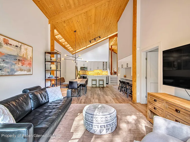 432 Fairway Dr — Photo 9