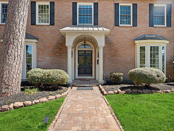 3rd image of 210 W Fm 247 Rd