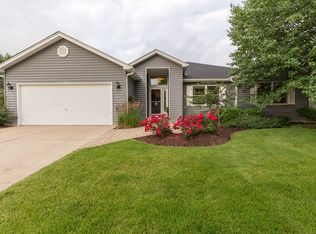 2036 Swan Ln, Elgin, IL 60123