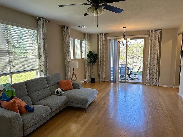 11320 Laurelcrest Dr — Photo 3