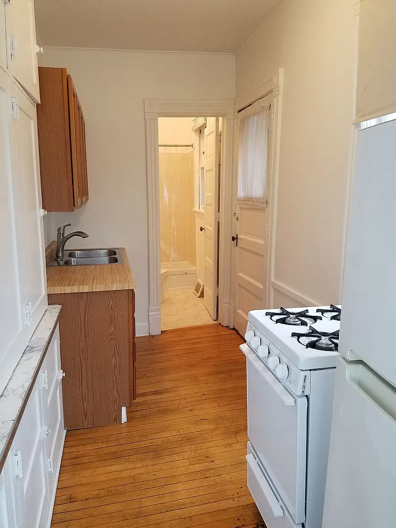 1259 Spaight St — Photo 3