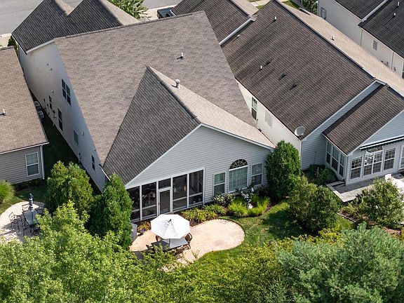 5th image of 310 Harmony Way