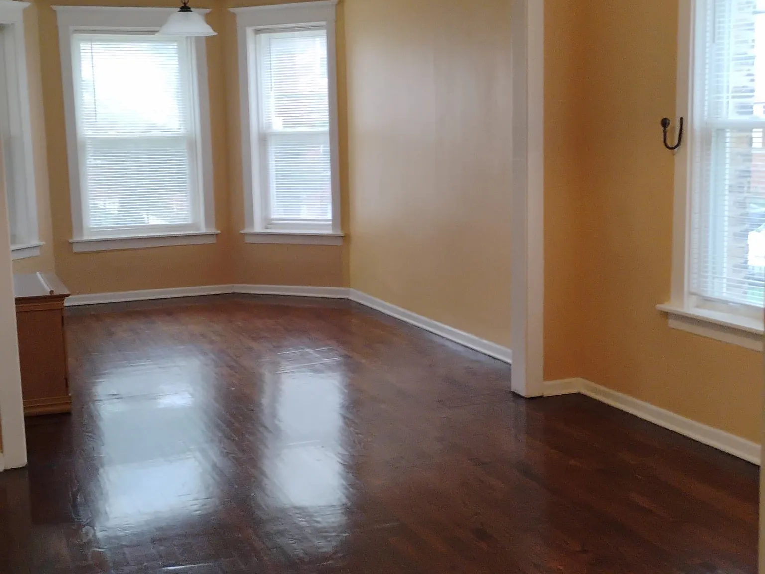 2 bed, 1.0 bath, $1,600 — Photo 4