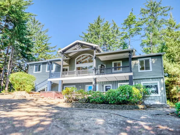 1009 NW Salal Dr, Waldport, OR 97394