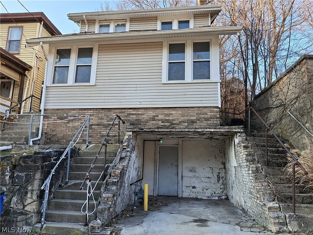 909 Bradshaw Ave photo 1