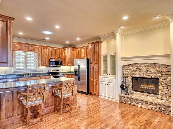 3rd image of 197 Eagles View Rd