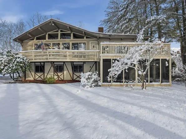 6 Jessie Ln, Berkley, MA 02779