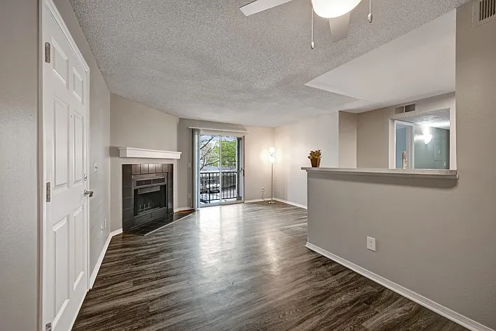 Summit Riverside Apartments — Photo 14