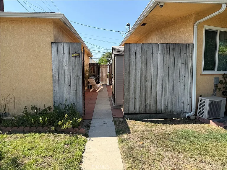 1340 N Buena Vista St #A — Photo 3