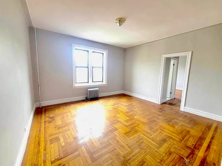 2102 Beverly Rd #4T — Photo 4