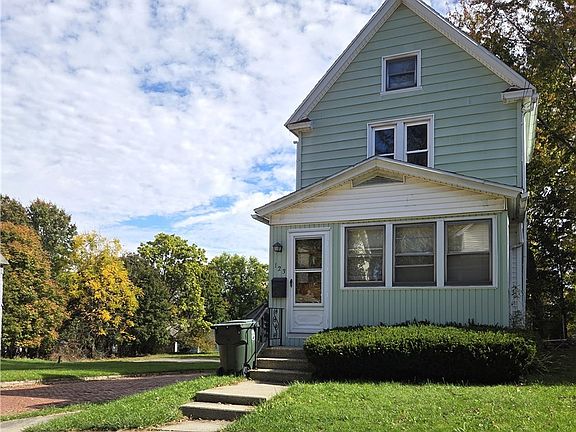 2nd image of 123 Sampson St