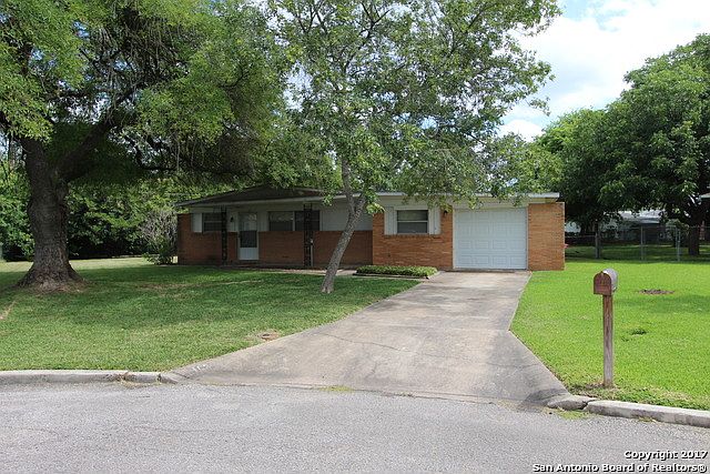 1st image of 102 Circle Dr