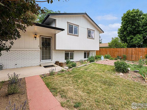 4th image of 2444 Silver Fir Ave