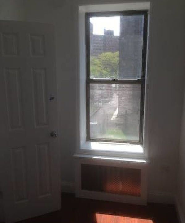 1st image of 801 Willoughby Ave
