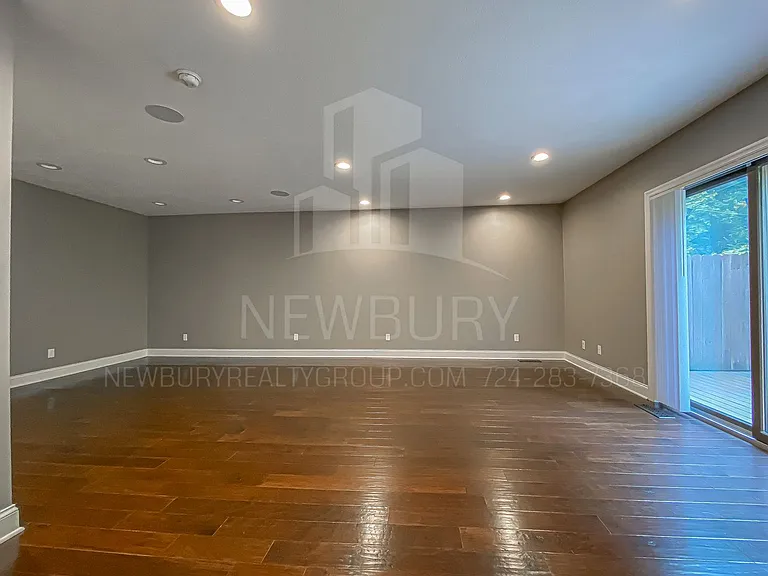 113-155 Banksville Pl — Photo 10