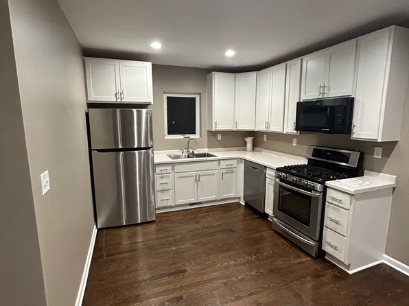 116 E Keith Ave, Waukegan, IL 60085