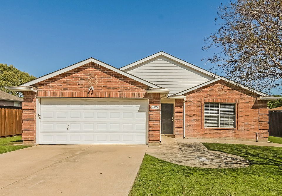 1st image of 1029 Lakeview Ct