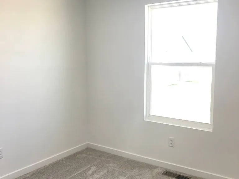 1062 W Holly St — Photo 29